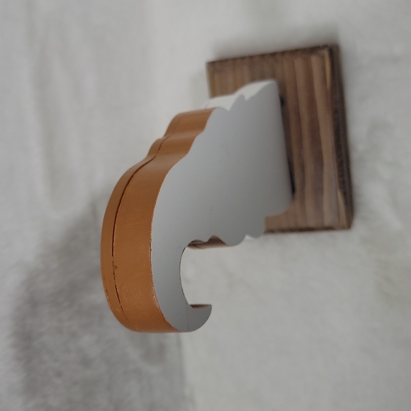 Rae Dunn Thankful Wooden Gnome Sign - Picture 5 of 6